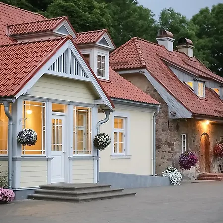Botique & Berkenes Manor *