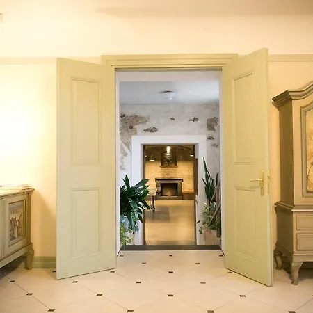 Botique & Berkenes Manor * Ziedkalne