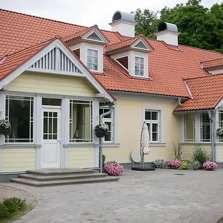 Botique & Berkenes Manor מלון